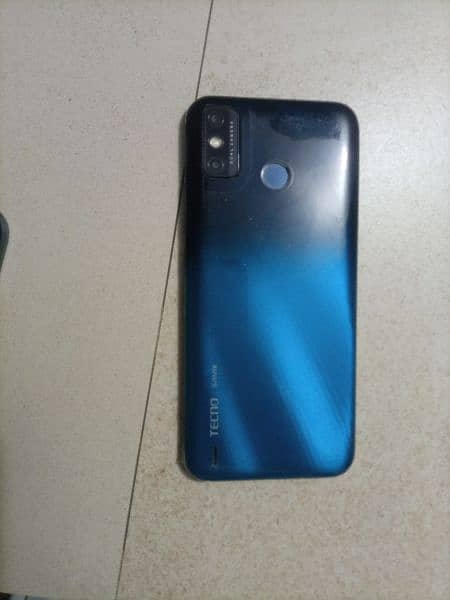 Tecno spark 6go.    4/64 15