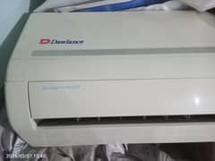 Dawlence 1.5 ton split AC with A+ condition few month used