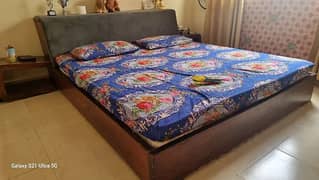 DOUBLE BED KING SIZE WITH SIDE TABLES