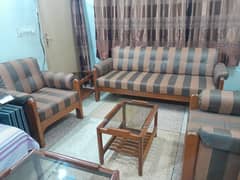 5 Seater Sofa With Table and 2 side Tables