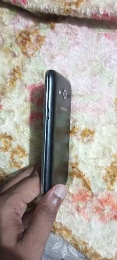 Samsung Galaxy Avant mobile without charger and battery