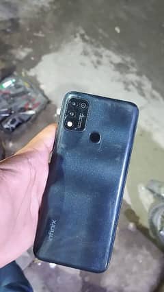 infinix hot10play 4/64 with box exchange possible 03234178197
