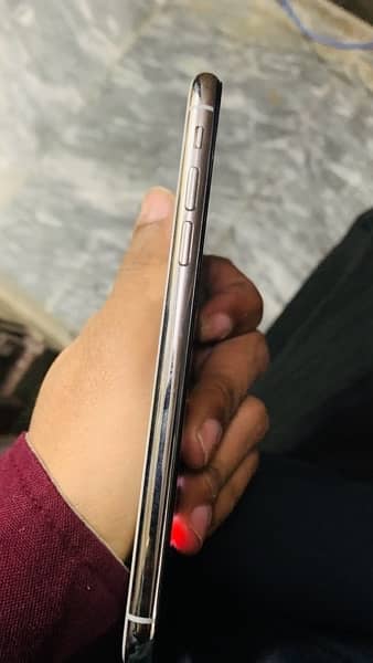 iphone x 64gb nonpta 10/9 condition 74%health 3