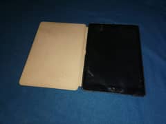 ipad 7th generation 128 jb with charger and Cover