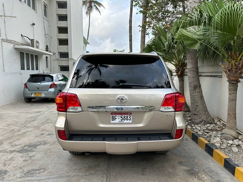 Toyota Land Cruiser 2014 V8 AXG Brand New Untouched One of Kind 10