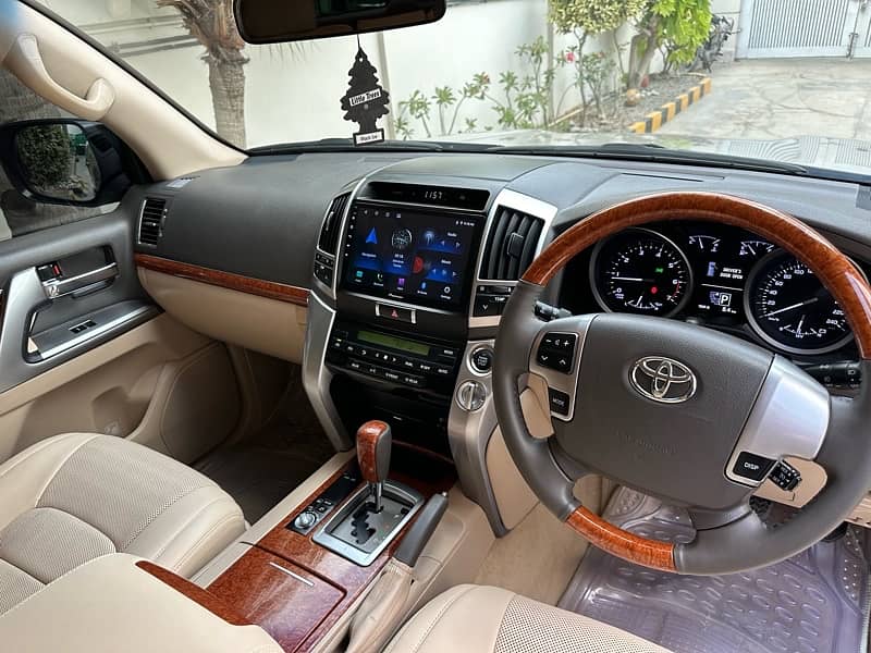 Toyota Land Cruiser 2014 V8 AXG Brand New Untouched One of Kind 15