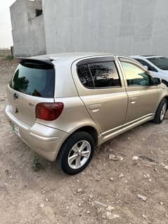 Toyota Vitz 2002/ 15 import out class condition