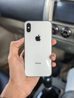 iPhone x (with box charger)