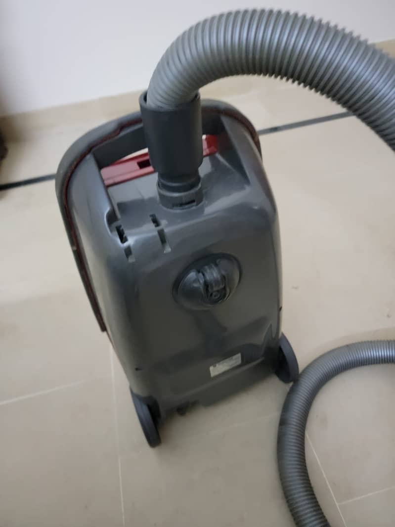 national vacuum cleaner 1