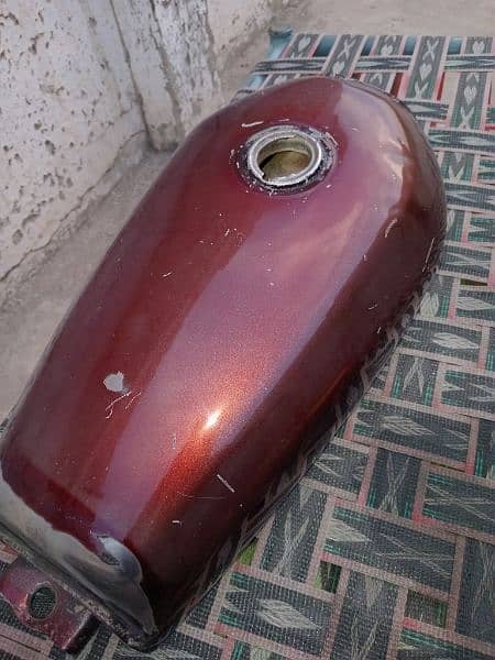 125 fuel Tank 0