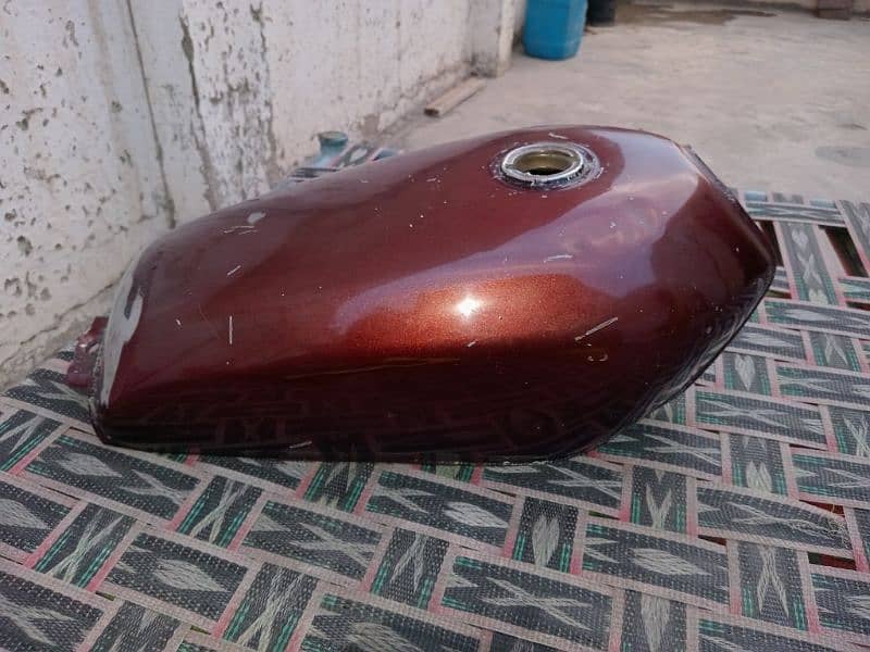 125 fuel Tank 3