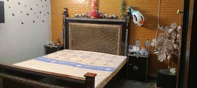 Bed set King size just 1 month use fresh condition
