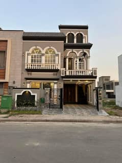 3 BED BEAUTIFUL DESIGNER HOUSE FOR SALE WITH SPANISH FRONT ELEVATION IN BAHRIA TOWN LAHORE