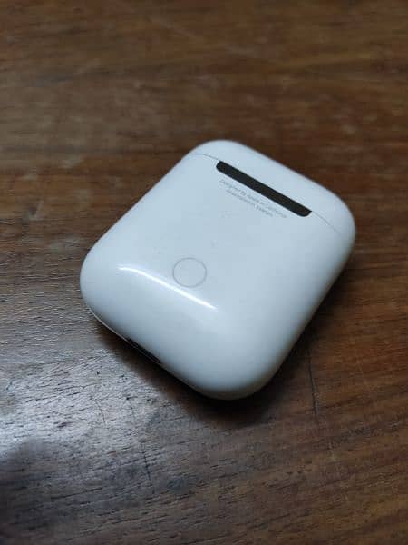 Apple AirPods (2nd Generation) 0