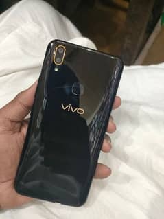 Vivo y85 4/64 with charger