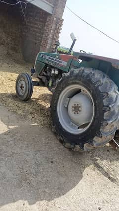 tractor 350 Massey