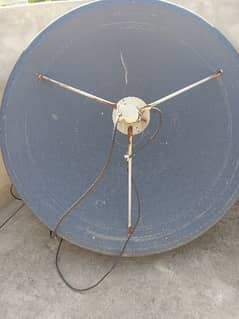 2 Tv Dish 5 feet and 4 feet and 1 receiver are included