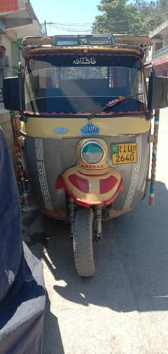 Rozgar rickshaw 9 seater