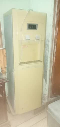 Water Dispenser Changhodruba in Good condition for sale 0320-8461967