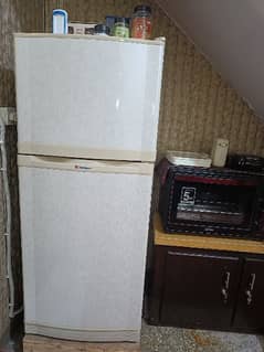 Well-Maintained Home Used Fridge for Sale - Excellent Cooling!