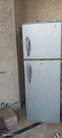 LG non frost refrigerator for sale in good condition