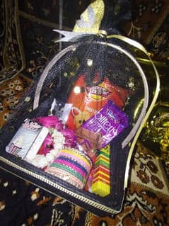 Eid gift baskets in cheap rates