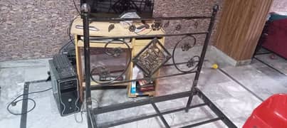 Iron Bed 2x available