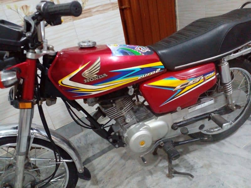 Honda 125 good condition orignal & complete documents with bayo metric 2