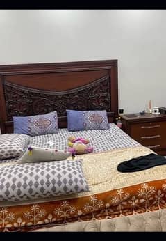 wooden bed heavy wood work king size bed 2 side tables (no foam