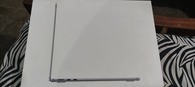 Mac book Air, M2 model 2023, 256 GB 4