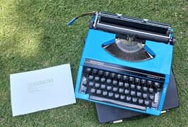 vintage 1970s Silver Reed typewriter