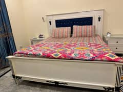 Complete bed room set in very good condition