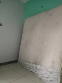 Molty foam Queen size mattress for sell