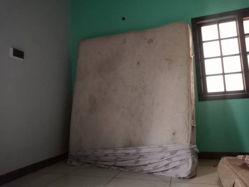 Molty foam Queen size mattress for sell final eight thousand hu jaye g 2