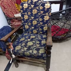 4 Wood chairs for sale, made of pure made. Condition is very good