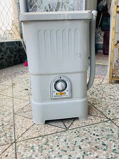 Low budget Mini washing machine for kid clothes