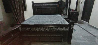 Bed set in good condition
