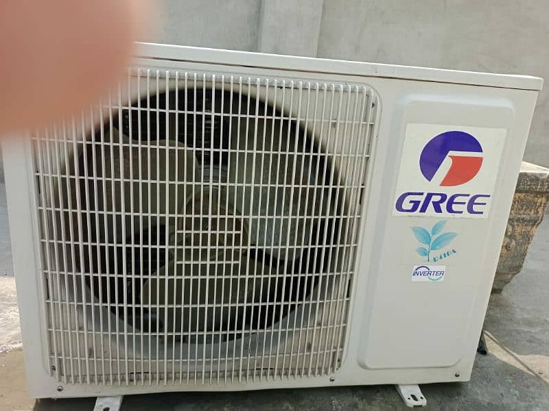 GREE 1.5 Ton DC Inverter heat and cool 10/10 Ok. 6