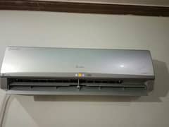 1.5 Ton GREE inverter heat and cool