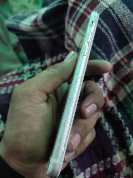 iPhone 6 all ok mobail 16gb official pta approved exchange ho jay ga 5