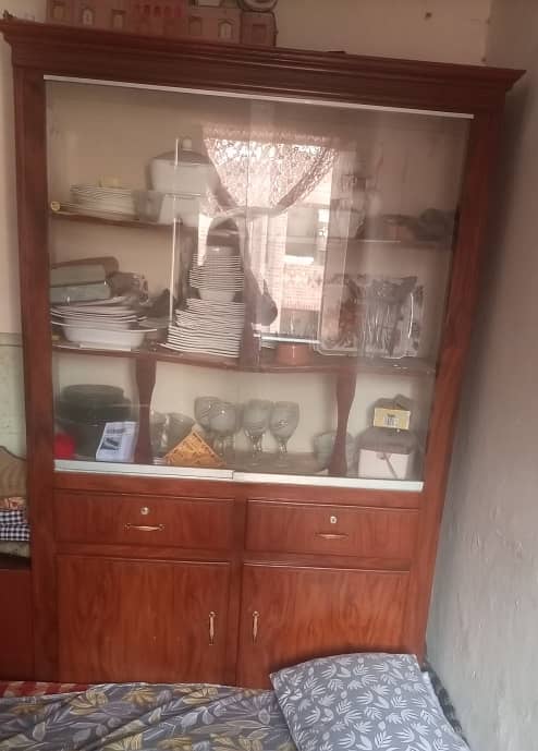 Like new Showcase For Sale 3