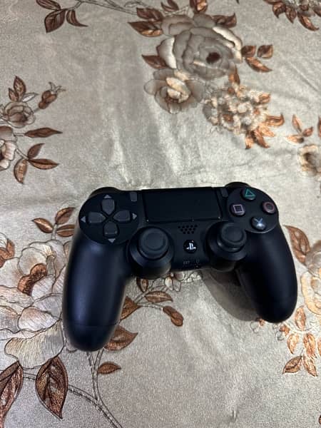 Ps4 Slim black edition 4