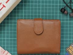 Aqama leather wallet