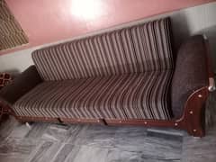 sofa comebed in good condition