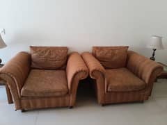 luxury 7 seater sofa with table beautiful table for urgent sale