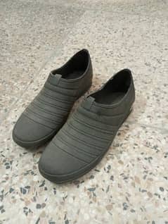 Shoes made of rubber