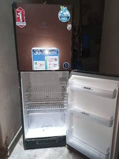 Brand New condition Dowlance fridge Glass door 5 moth used 03268554147