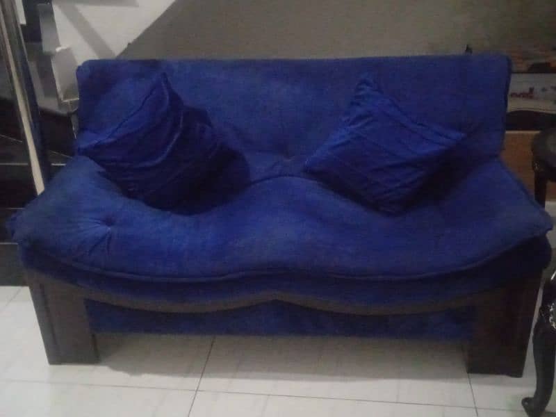 2 seaters sofa strong wood and blue color 0