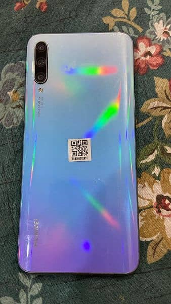 Huawei Y9s with box kuch month used hy condition good hy 1