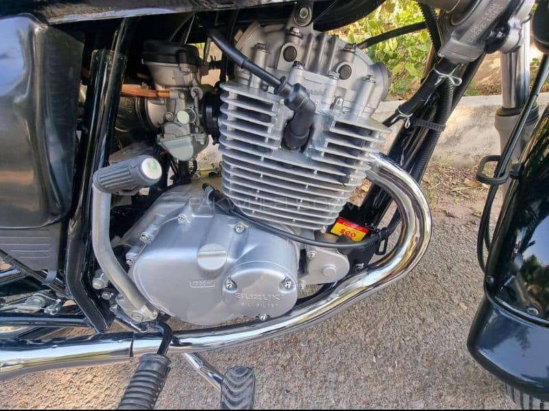 Suzuki GS 150 2